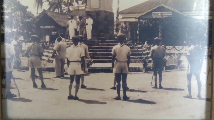 Peresmian patung Ronggowarsito di Museum Radya pustaka oleh Presiden Sukarno.