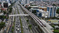 Progres perkembangan pembangunan transportasi Lintas Rel Terpadu atau LRT yang akan melintas di Jakarta - Bogor - Depok - Bekasi (Jabodebek) tersebut sudah mencapai 88,60 persen. ANTARA FOTO/Galih Pradipta.