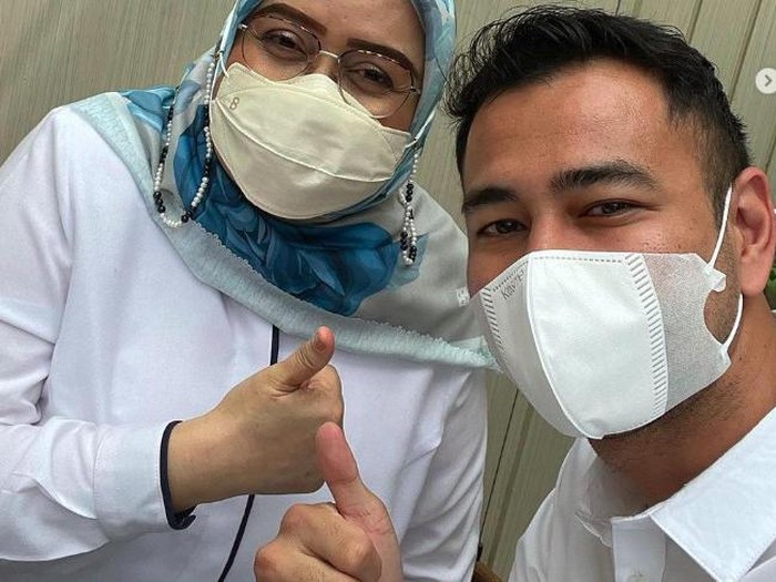 Raffi Ahmad dan Nagita Slavina kedatangan Menteri Ketenagakerjaan.