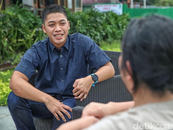 Tim Hot Question berbincang bersama dengan Rasyid Rajasa disela sela waktunya bermain Golf, Tangerang Selatan.