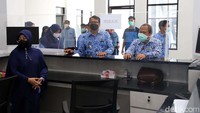 Pembangunan Rumah Sakit Malangbong sendiri diketahui menghabiskan dana Rp 8 miliar yang pelaksanaannya dibagi ke dalam dua tahap. Sementara untuk peralatan, Pemda Garut menerima bantuan dari Pemprov Jabar senilai Rp 7 miliar.