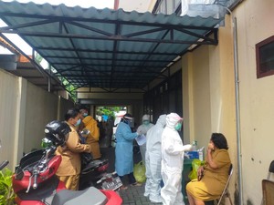 1 Siswa SMAN 22 Surabaya Positif COVID-19, Teman Sekelas-Guru Diswab
