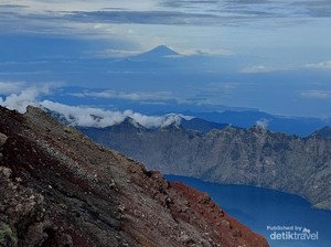 Awal Juni, BTNGR Gelar Pembersihan di Jalur Pendakian Gunung Rinjani