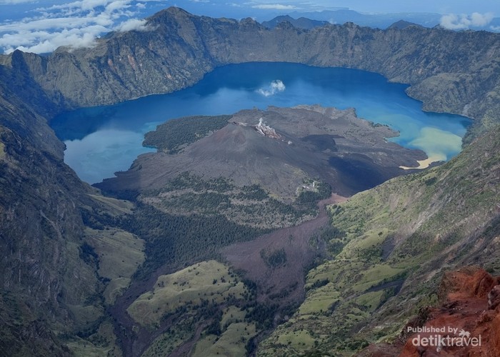 Bagaimana tertarik menyaksikan langsung keindahan Rinjani siap siap terpesona ya sahabat traveler
