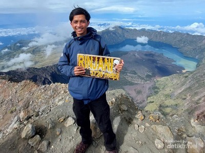 Terpesona Keindahan Puncak Gunung Rinjani di Lombok