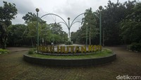 Usai ditengok Gubernur Jawa Barat Ridwan Kamil nantinya hutan kota ini bakal dipercantik.