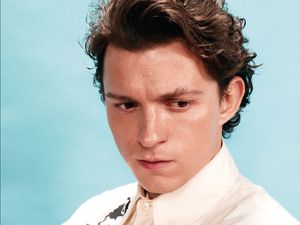 Bonus Tom Holland Nyasar ke Tom Hollander karena Marvel Salah Nama