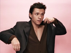 Tom Holland Akui Karier Makin Moncer Tanpa Alkohol