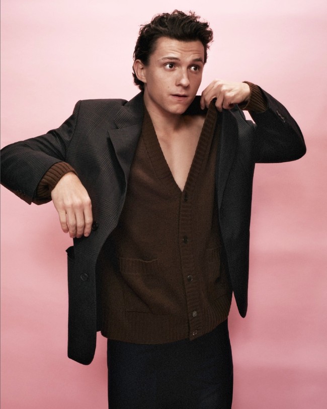 Popularitas Tom Holland yang menanjak sejak membintangi film ‘Spider-Man’ membuatnya digandeng Prada sebagai model terbaru. Foto: Dok. Prada