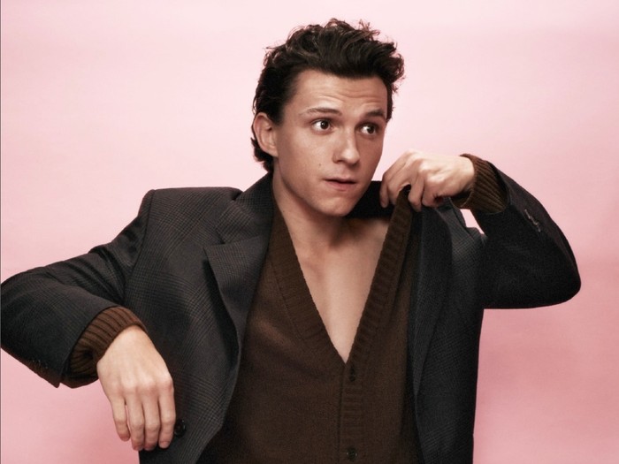 Tom Holland Jadi Model Prada.
