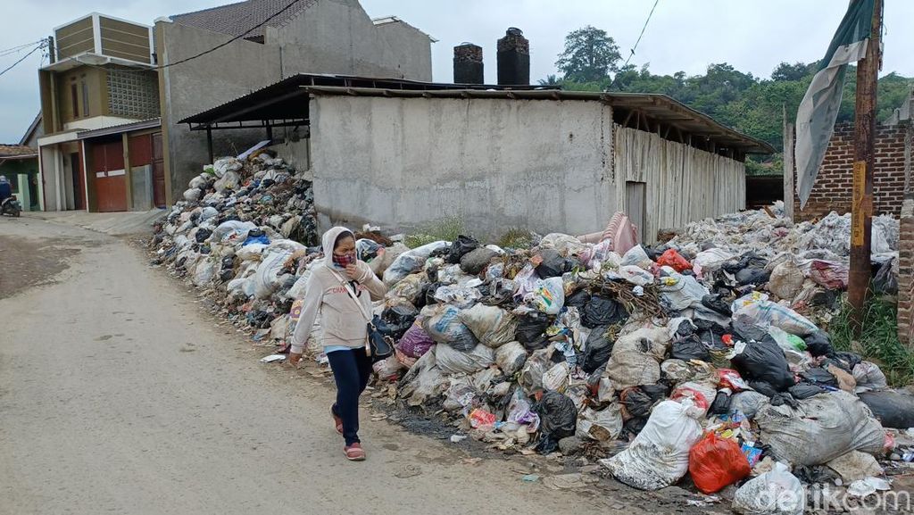 Pembakaran Sampah di TPS Bandung Dikeluhkan Warga, Ini Kata Pengelola