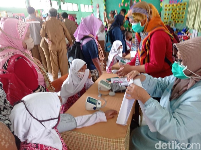 Vaksinasi di Kota Cirebon