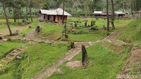 Papandayan Leisure Park di kaki Gunung Papandayan, Garut, merupakan salah satu tempat wisata alternatif bagi wisatawan yang berlibur di Garut.