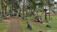 Tertarik mencobanya? Tempat wisata ini buka setiap hari dari pagi hingga sore. Selamat mencoba!