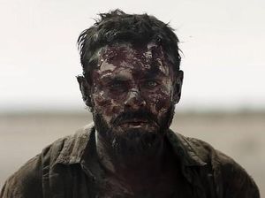 Foto: Penampilan Mengejutkan Zac Efron di Film Gold, Wajah Gosong & Bersisik