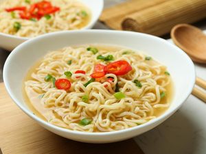 Baru! Mie Instan Sehat dengan Bahan Utama Buah Naga