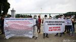 Aksi Pengungsi Afghanistan Tuntut Keadilan di Monas