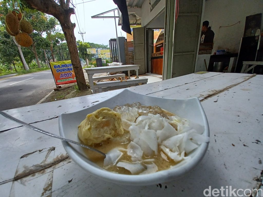 Bajigur Durian Asoy yang ada di Ciwidey kini pindah tempat.