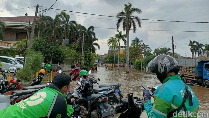 Banjir di Kencana Timur (Karin Nur Secha/detikcom)