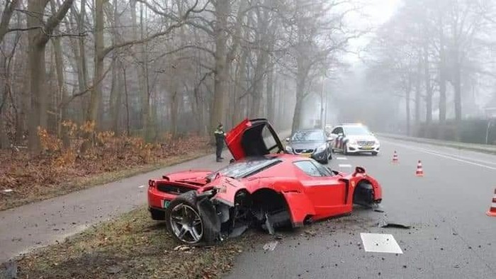 Ferrari Enzo Kecelakaan