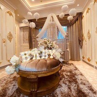 Dikenal sebagai salah satu selebgram yang memiliki gaya hidup mewah, kamar putri pertama Tasya Farasya pun dibuat bak istana kerajaan. Dengan perpaduan warna putih, coklat, dan keemasan kamar tersebut terlihat elegan dan megah. Kamar Maryam Eliza Khair Assegaf itu pun dilengkapi dengan beragam fasilitas, seperti kamar mandi khusus bayi yang telah dipersiapkan khusus. Foto: Instagram/Tasya Farasya