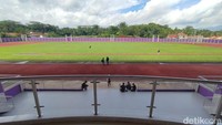 Stadion ini merupakan satu-satunya di Jawa Barat khusus untuk cabor atletik dan berstandar internasional IAAF. Stadion ini berada di Jalan Lingkar Selatan, Kelurahan Linggasari, Kecamatan Ciamis. Memiliki akses yang cukup mudah karena tak jauh dari perkotaan.