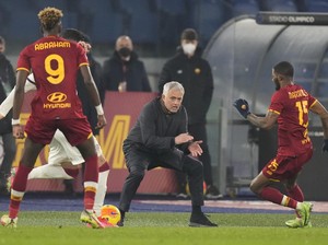 Ditaksir Everton, Jose Mourinho Setia AS Roma