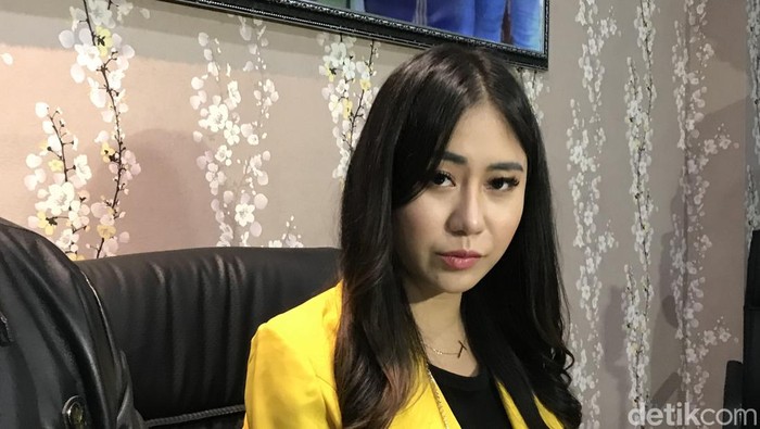 Kasus Ayu Thalia kembali menarik perhatian usai dirinya ditetapkan sebagai tersangka pencemaran nama baik atas laporan Nicholas Sean Saputra.