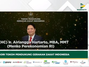 Airlangga Hartarto Raih Penghargaan Tokoh Penggerak Zakat Nasional