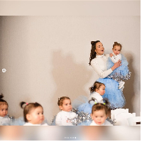 “Aku bisa katakan satu hal, hari-hariku tidak pernah membosankan. Setiap hari berbeda. Mulai dari membuat jadwal untuk para staff hingga berbelanja untuk keluarga,” kata Kristina yang tinggal bersama suami, 22 anak dan pengasuhnya di rumah tiga lantai. Foto: Dok. Instagram @ batumi_mama, @galipozturkofficial