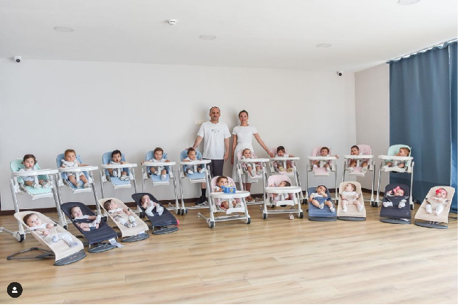 Wanita yang aslinya berasal dari Moskow itu mengeluarkan budget hingga 168 ribu Euro atau sekitar Rp 2,8 miliar untuk membayar ibu pengganti yang mengandung anaknya pada Maret 2020 hingga pertengahan 2021. Foto: Dok. Instagram @ batumi_mama, @galipozturkofficial