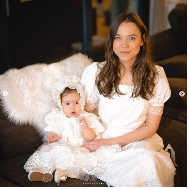 Kristina Ozturk mengandung sendiri anak pertamanya Vika yang saat ini sudah berusia enam tahun. Vika merupakan buah hatinya dari hubungannya dengan mantan suaminya. Foto: Dok. Instagram @ batumi_mama, @galipozturkofficial