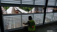 Pada pantauan hari Rabu (19/1/2022), pengerjaan penataan Stasiun Pondok Ranji nyaris rampung.