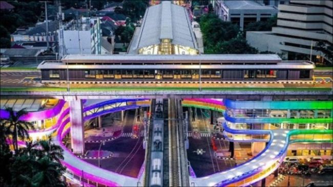 Lipetskdagi qirgoqda yalangoch qizlar Katta dildolar bilan lezbiyenler