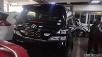 Kenapa Mobil Arteria Dahlan Tak Pakai Pelat Khusus Anggota DPR?