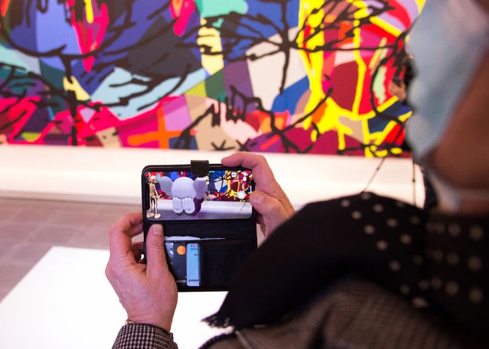 Pameran Seni Kaws di London, Inggris LONDON, ENGLAND - JANUARY 18: A general view of the