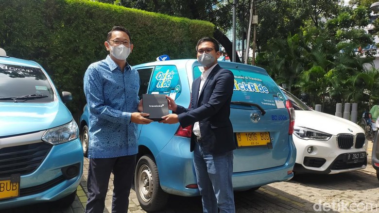 Peluncuran Quickride Traveloka dan Bluebird Peluncuran Quickride Traveloka dan Bluebird