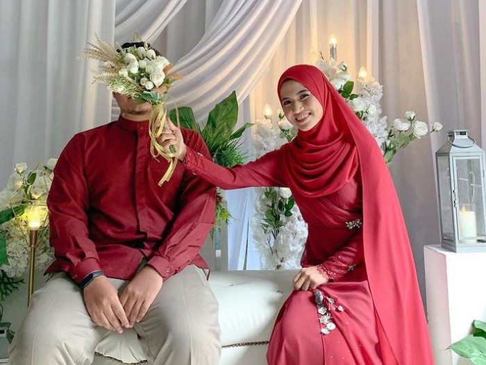 Pengantin wanita yang viral di media sosial. Pengantin wanita yang viral di media sosial.