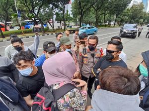 Polisi Larang Pengungsi Afghanistan Long March ke Kantor Amnesty di Menteng
