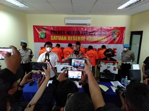 Komplotan Pencuri di Rumah Kosong di Bekasi Diciduk, Modusnya Amati AC