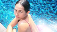 Beberapa kali juga didekati cowok karena dilihatnya itu (ukuran dada). Terus beberapa kali didekatin cowok terus bilangnya kamu tipe aku nih. Aku delapan tahun jomblo, karena aku nyari yang tulus, bukan yang modus-modus, kata Risti. (Foto: dok. Instagram @ristipouran)