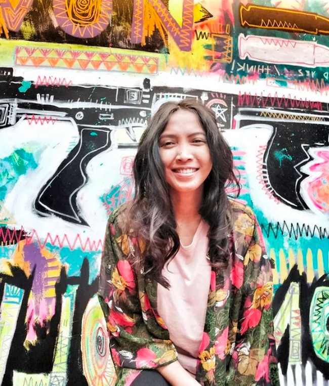 Namanya semakin populer setelah membintangi Layangan Putus, serial viral yang dibintangi oleh Reza Rahadian dan Putri Marino. Foto: dok. Instagram/@ruthmarini18