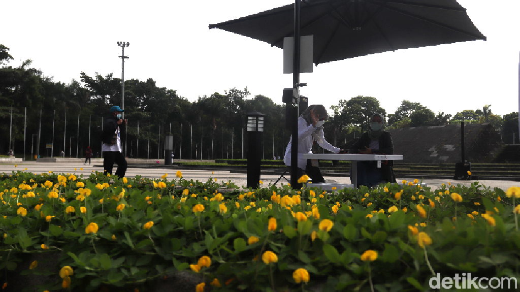 Canggih! Taman Tegalega Bandung Dipasangi Saung Tenaga Surya