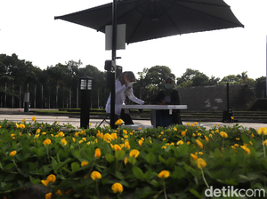 Canggih! Taman Tegalega Bandung Dipasangi Saung Tenaga Surya