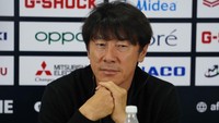Sosoknya disegani oleh para pendukung sepak bola Indonesia. Apalagi di tangannya, timnas Indonesia berhasil lolos ke partai final Piala AFF 2020. Foto: Instagram @shintaeyong7777