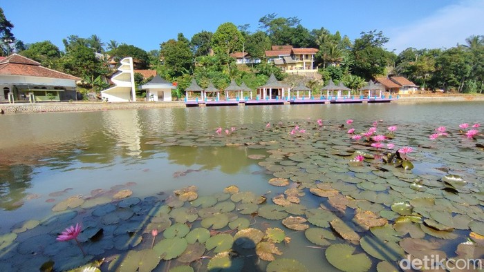 Situ Wangi di Ciamis Situ Wangi di Ciamis