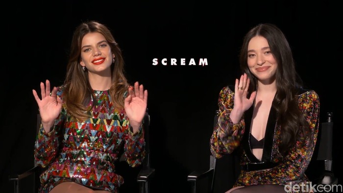 Bintang Scream (2022) Sonia Ben Ammar & Mikey Madison saat berbincang dengan detikcom.