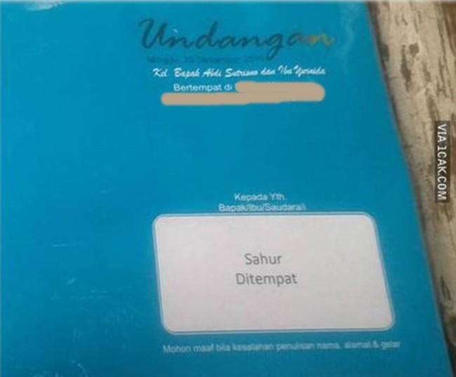 Mungkin nama tamu undangannya memang Sahur, jadi tertulisnya jadi Sahur di tempat. Ada-ada saja ya memang kelakuan netizen. Foto: 1cak.com