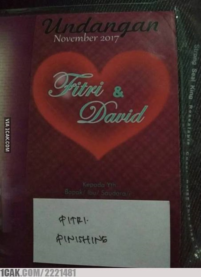 Nama belakangnya terlihat kebarat-baratan ya, tapi seperti ada yang aneh. Bagaimana nih menurutmu? Foto: 1cak.com