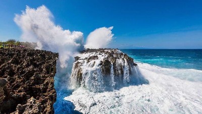 Water Blow Nusa Dua Dibuka Kembali, Cek Tarifnya!